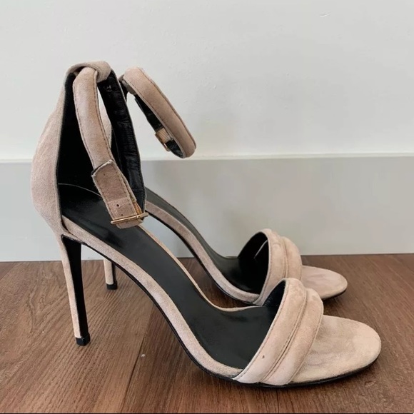 NICHOLAS Shoes - Nicholas Jocyln Tubular Sandals